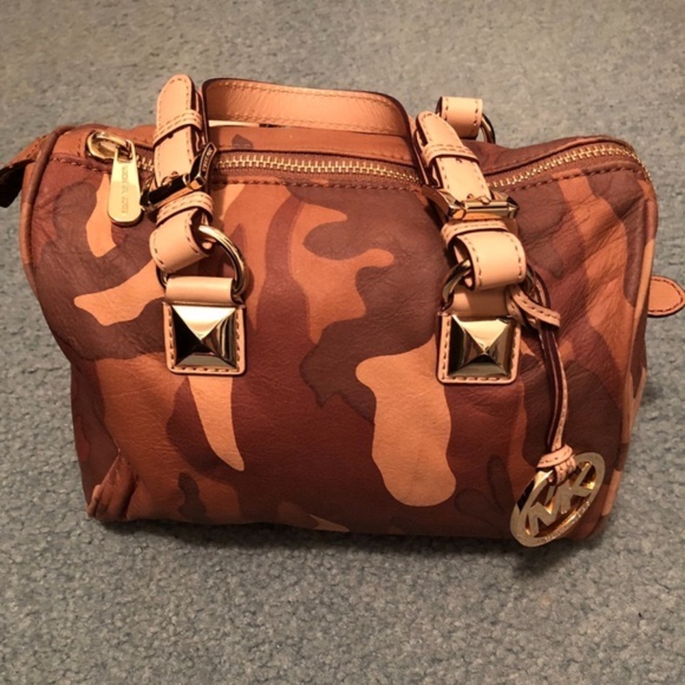 NEW ⭐️Rare⭐️ Michael Kors Bsg